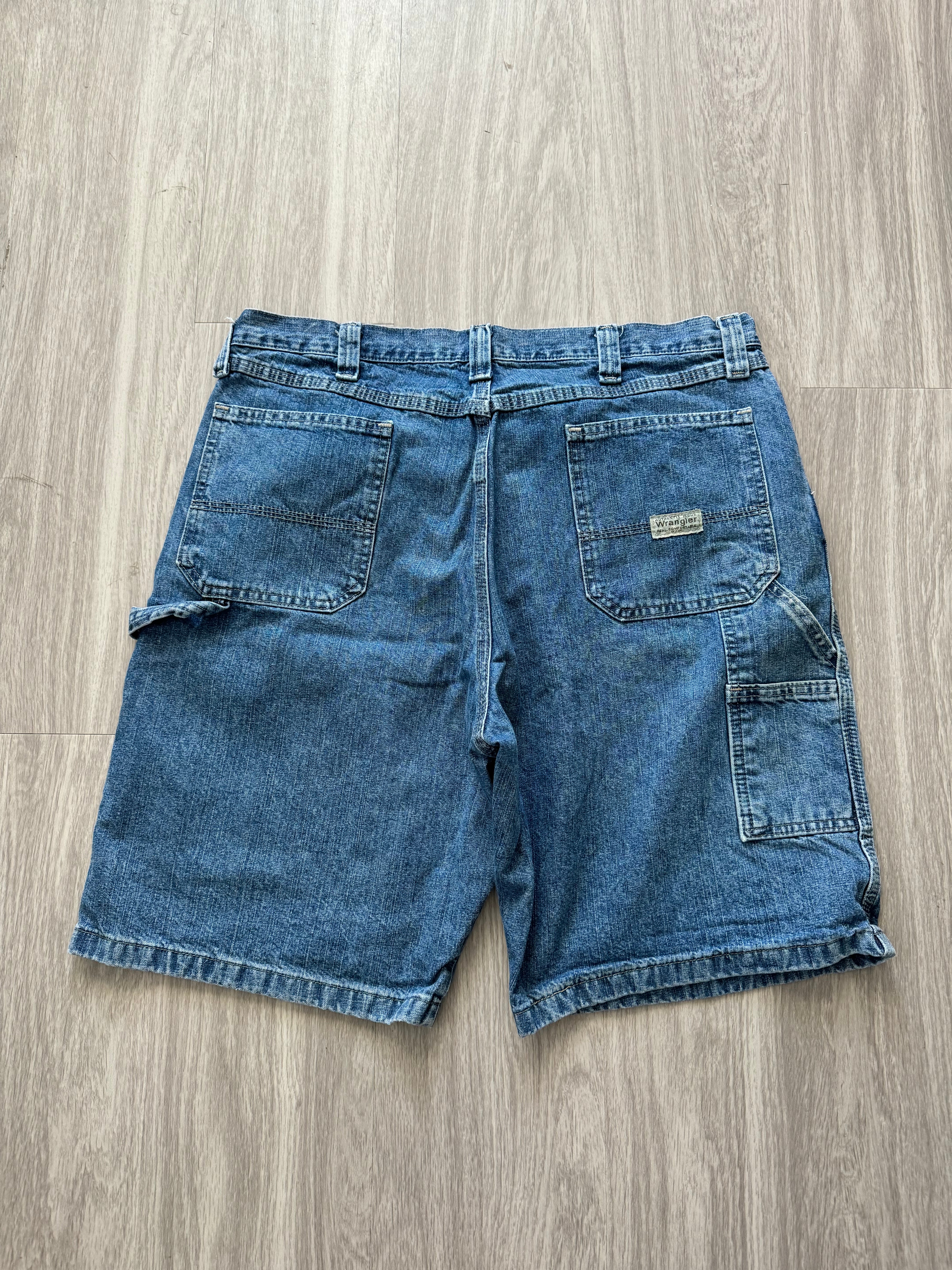 Y2K Wrangler Carpenter Utility Denim Jean Shorts – pandyscloset Y2K Wrangler Carpenter Utility Denim Jean Shorts – pandyscloset